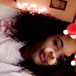 Meet your Posher, Mia